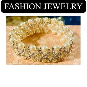 Faux Pearl & Crystal Bracelet.